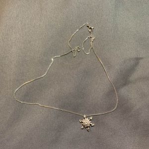 Snow flake Necklace